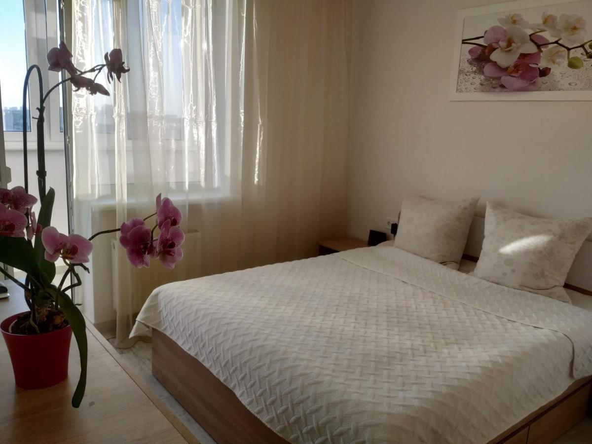 Apartment Kiev Studio With City View ภายนอก รูปภาพ